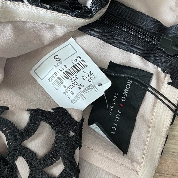 BNWT Romeo & Juliet Couture Black Lace Dress - Picture 6 of 6